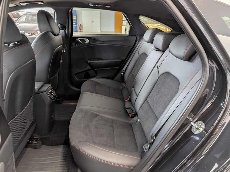 Kia ProCeed / pro_cee'd ProCeed 1.6 T-GDI GT DCT Glasdach Komfort — photo 11