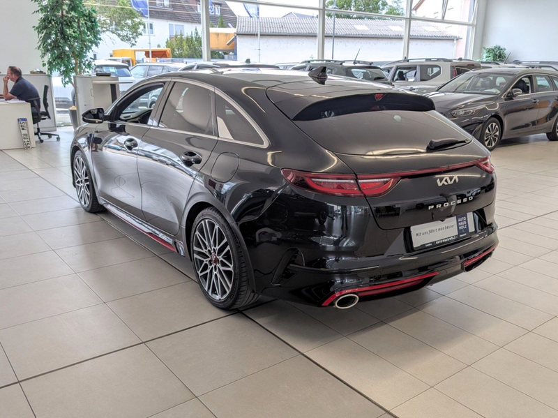 Kia ProCeed / pro_cee'd ProCeed 1.6 T-GDI GT DCT Glasdach Komfort — photo 2