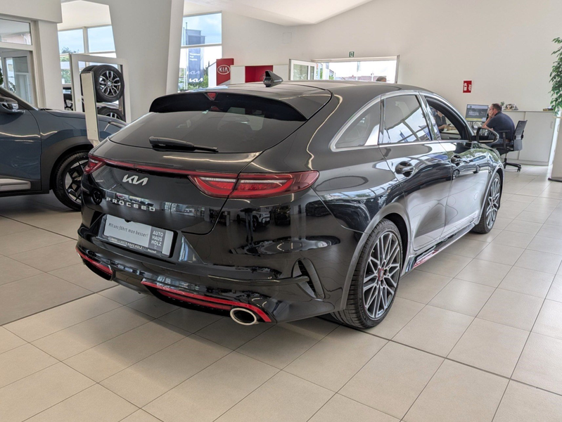 Kia ProCeed / pro_cee'd ProCeed 1.6 T-GDI GT DCT Glasdach Komfort — photo 4