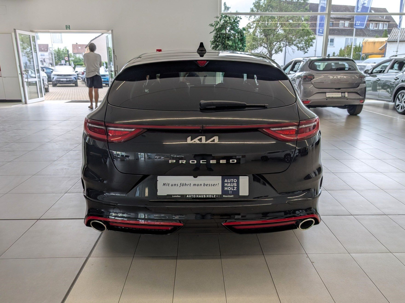 Kia ProCeed / pro_cee'd ProCeed 1.6 T-GDI GT DCT Glasdach Komfort — photo 3