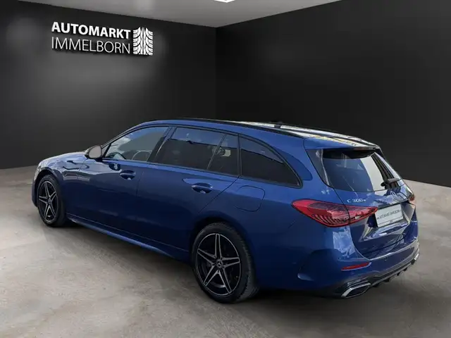 Mercedes-Benz C-Class view 6