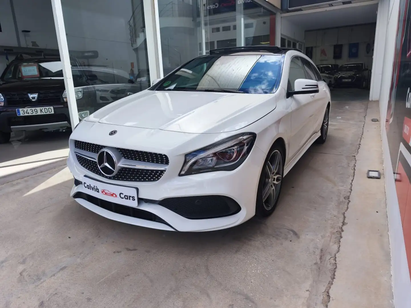 Mercedes-Benz CLA 220 Shooting Brake 220d 7G-DCT Blanc - 2