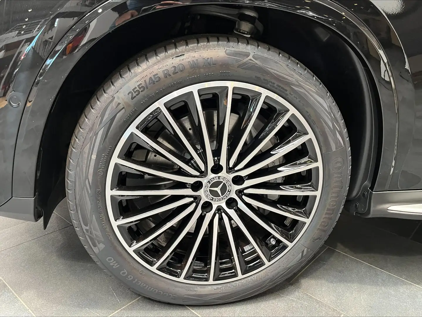 Mercedes-Benz GLC 220 GLC d 4MATIC AMG Line Meteen leverbaar - 2