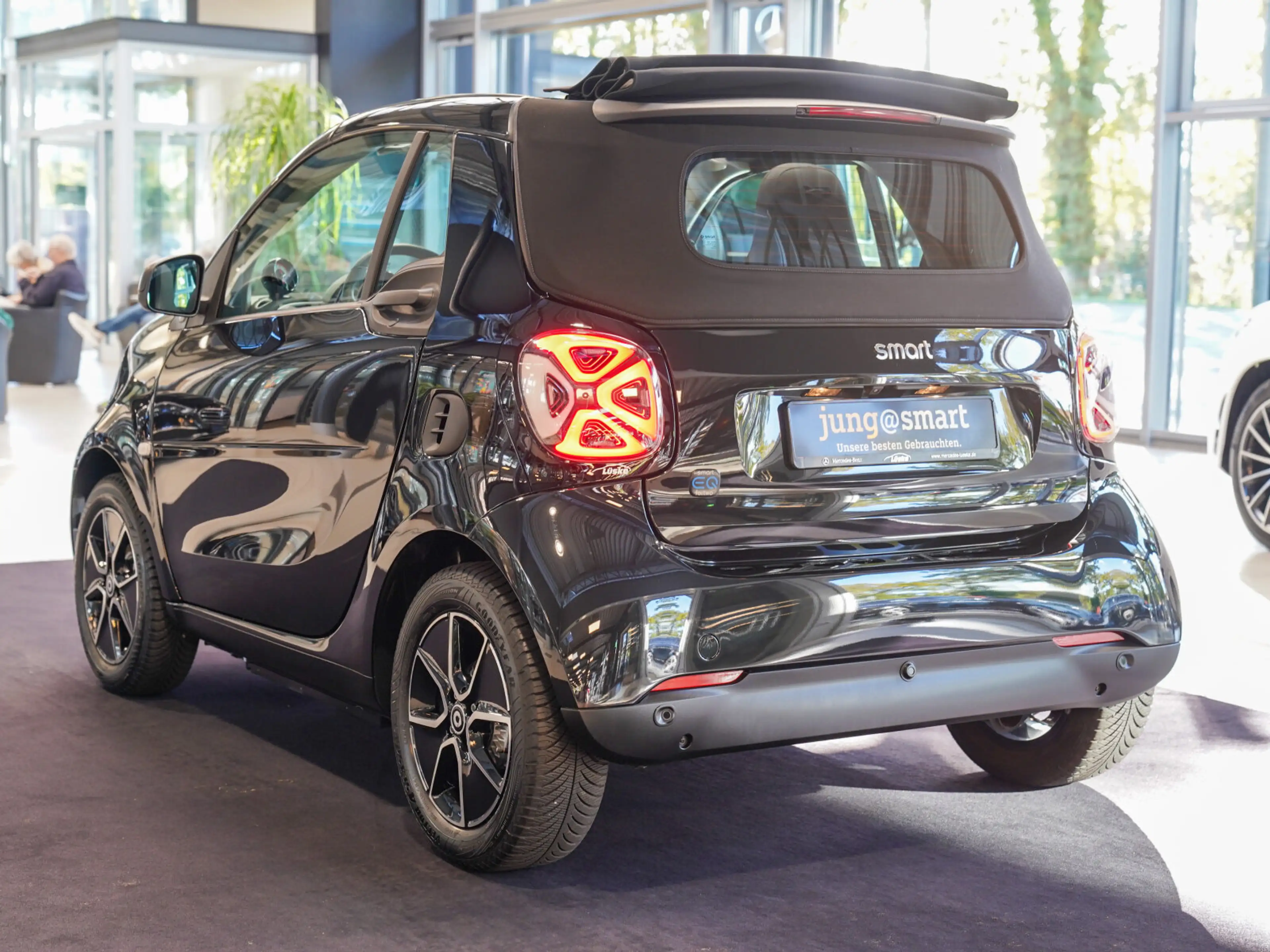 smart forTwo EQ cabrio passion Ganzjahresreifen DAB — photo 12