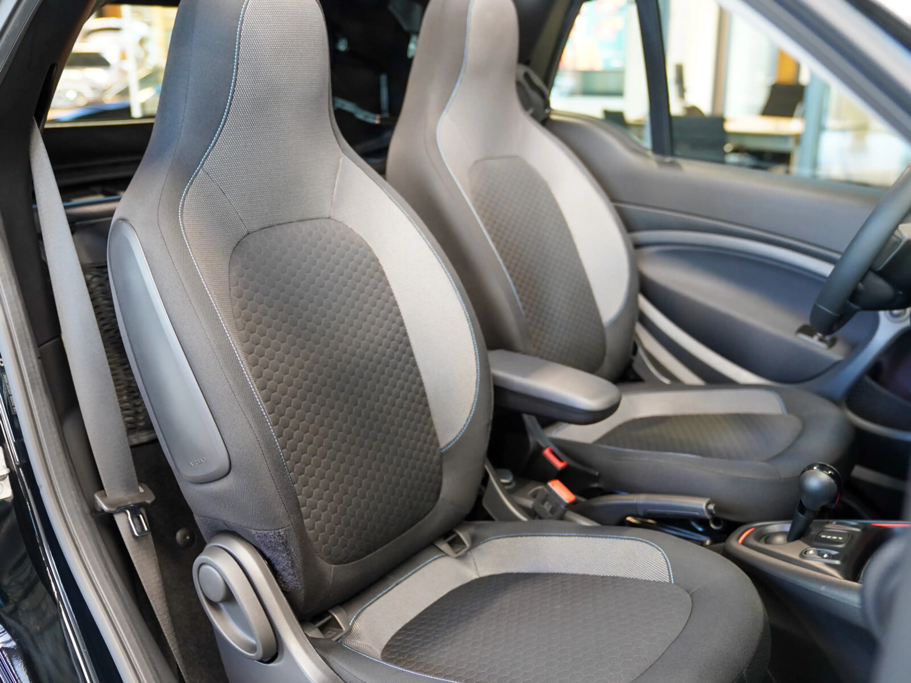 smart forTwo EQ cabrio passion Ganzjahresreifen DAB — photo 5