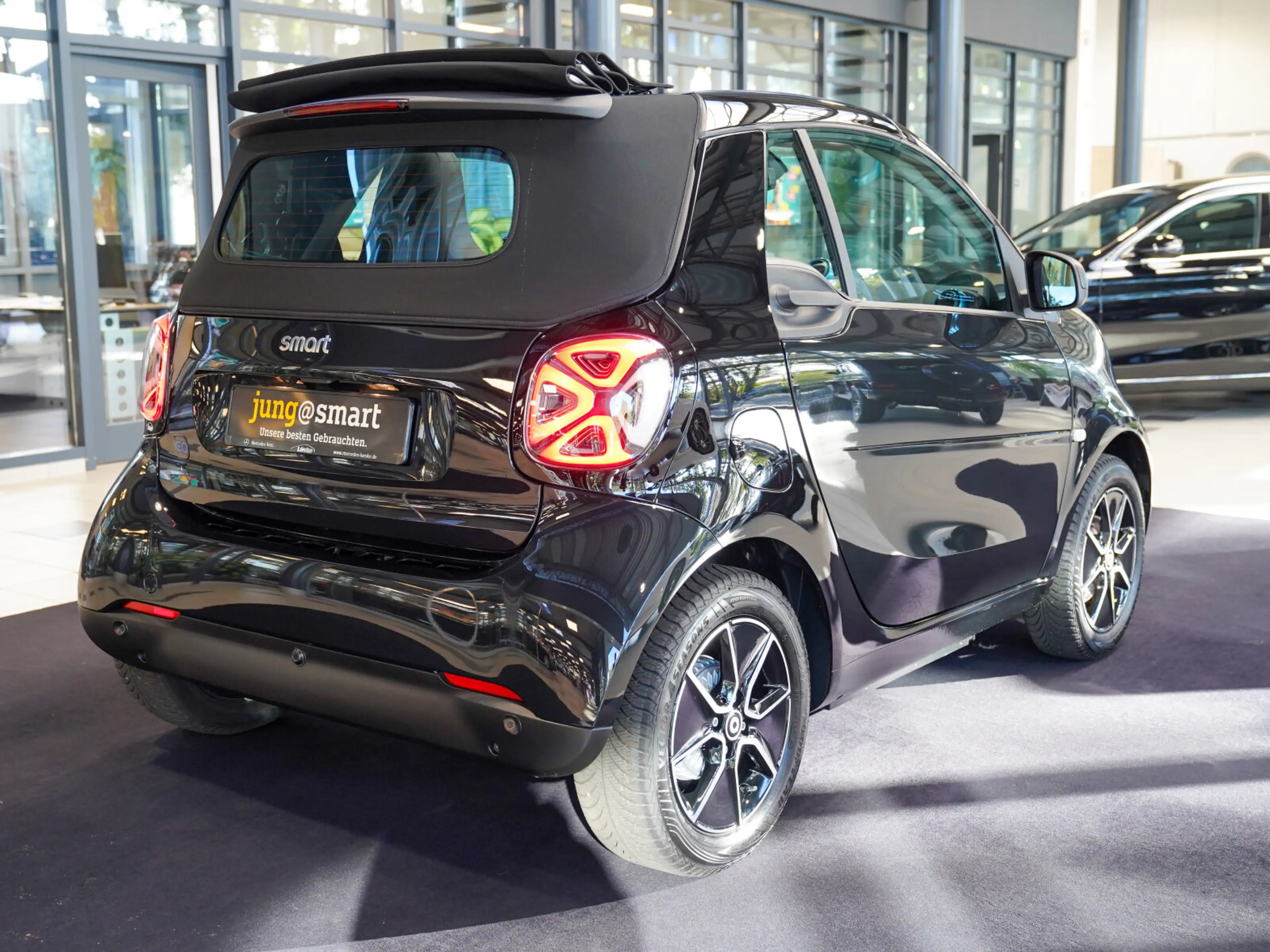 smart forTwo EQ cabrio passion Ganzjahresreifen DAB — photo 8