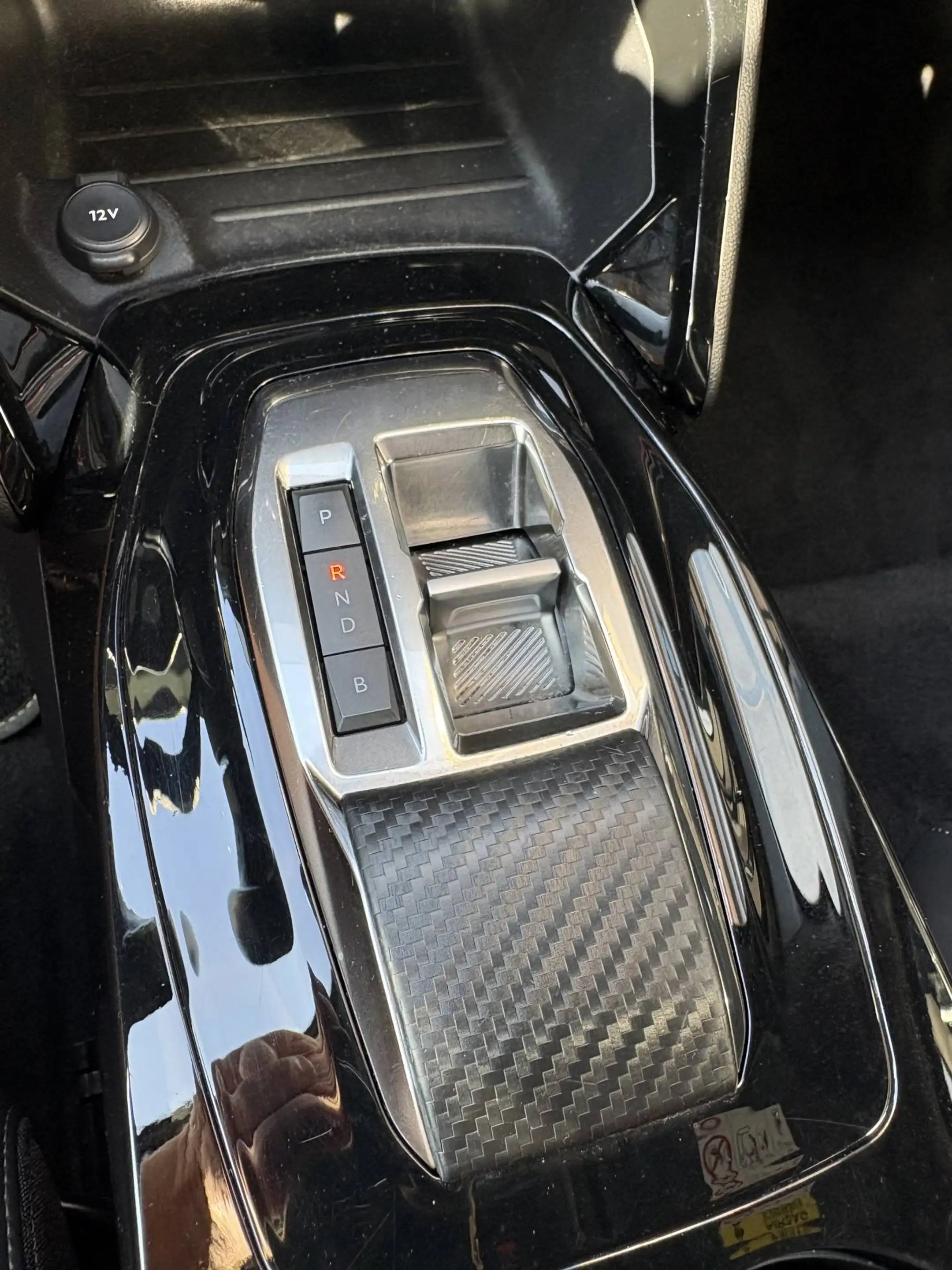 Peugeot e-2008 EV GT Pack 50 kWh — photo 22
