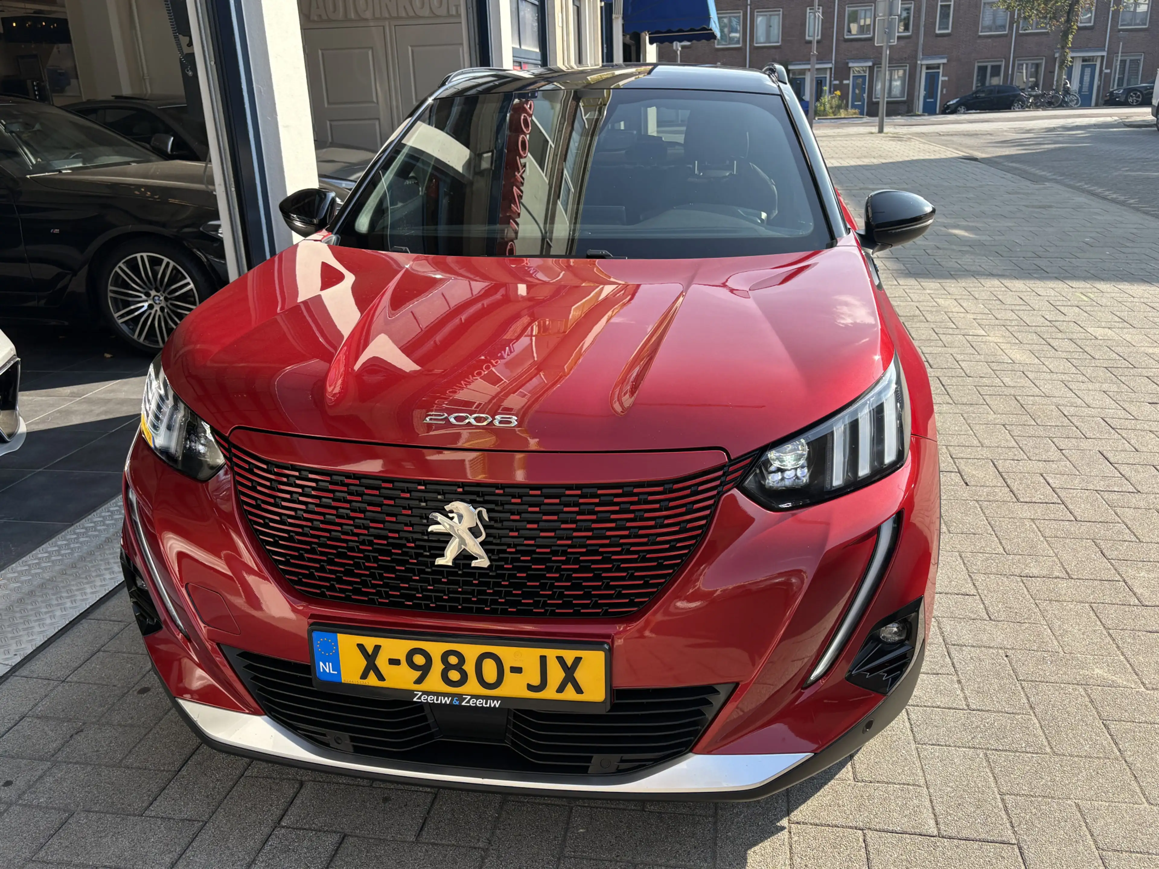 Peugeot e-2008 EV GT Pack 50 kWh — photo 8