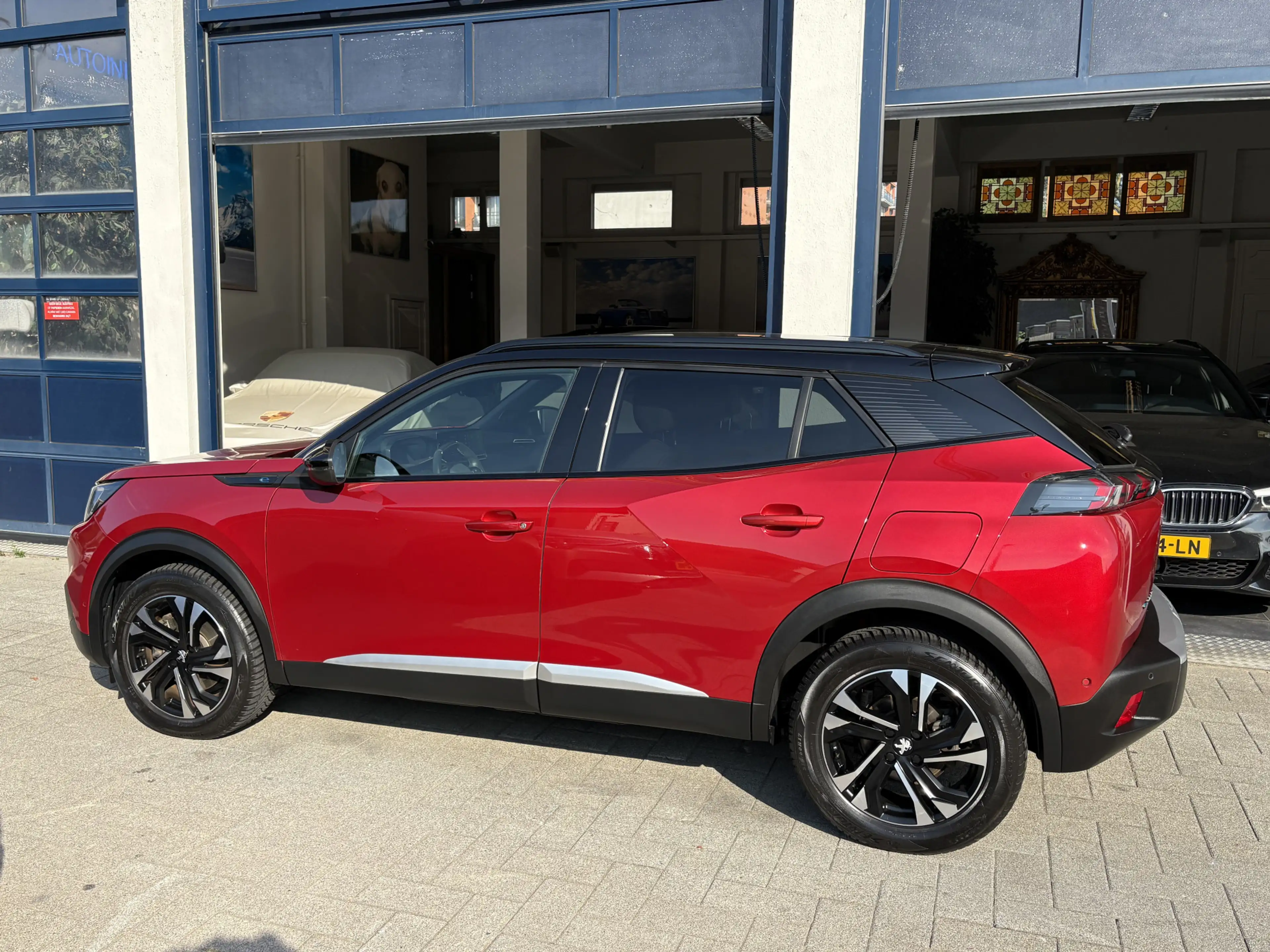 Peugeot e-2008 EV GT Pack 50 kWh — photo 3