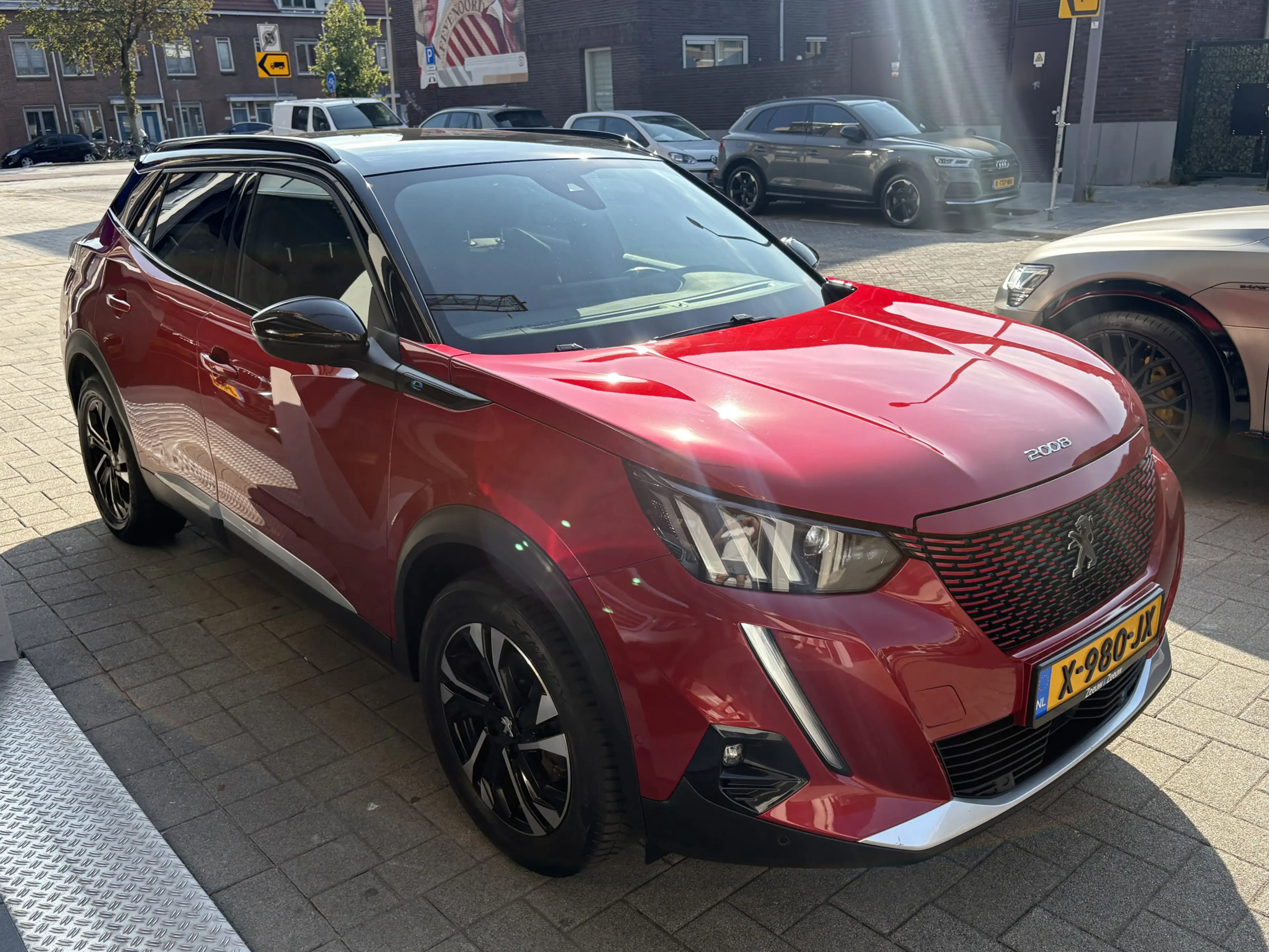 Peugeot e-2008 EV GT Pack 50 kWh — photo 7