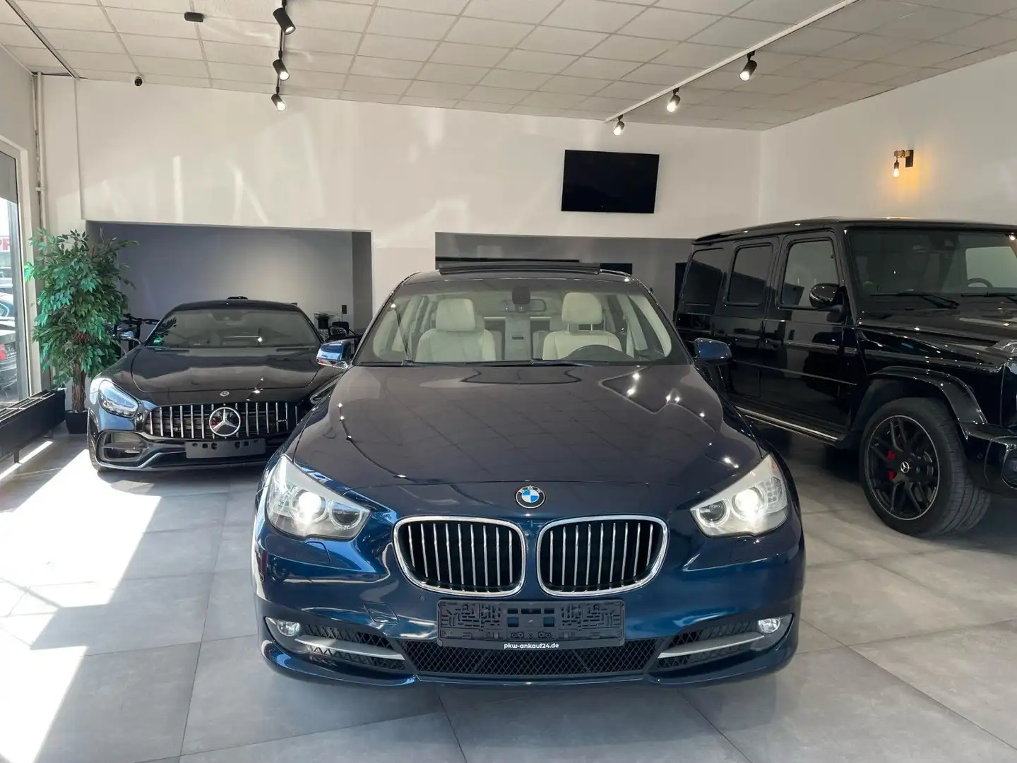 BMW 530 Sport/Pano/Navi/SHZ Modrá - 1