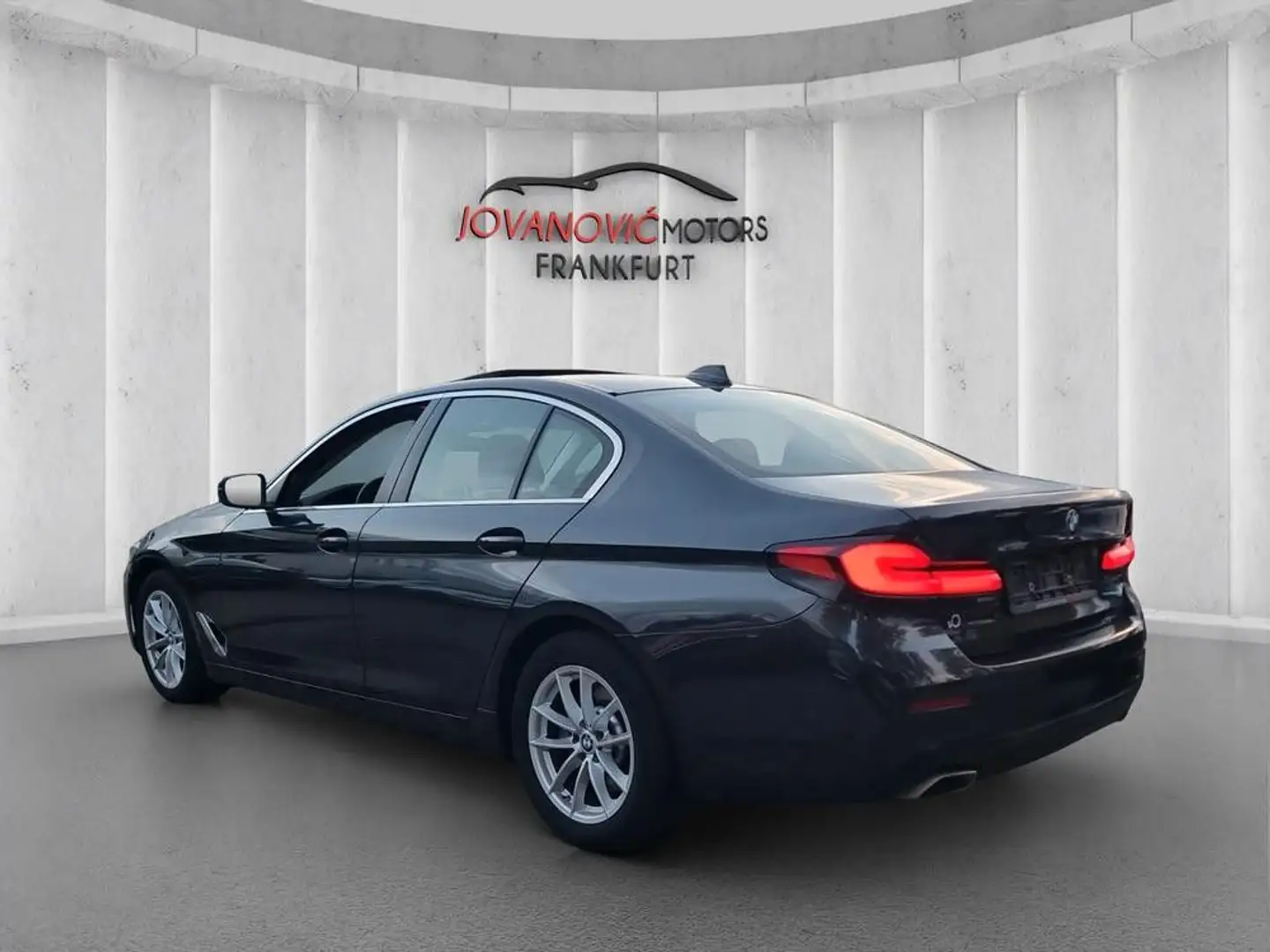 BMW 518 dA G30,Hybrid,Sportlenkrad,Schiebedach*44 Grau - 2