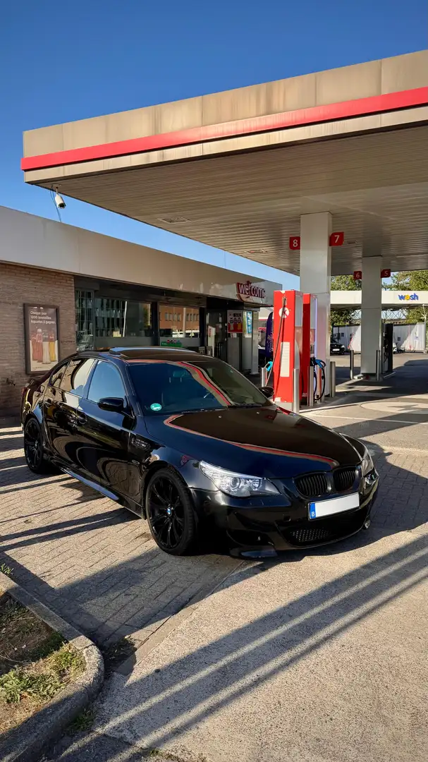 BMW 545 V8 4.4L M5 KIT Czarny - 2