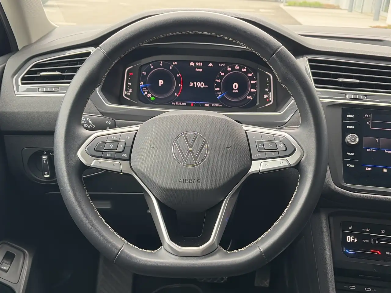 Volkswagen Tiguan снимка Volkswagen Tiguan