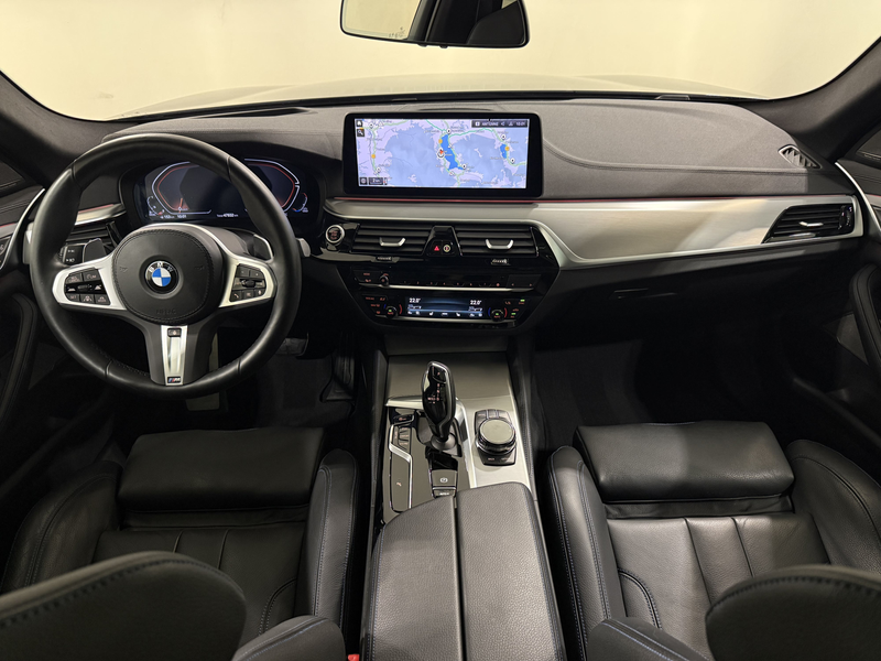 BMW 540 d xDrive Touring M Sportpaket Pro Standhzg — photo 11