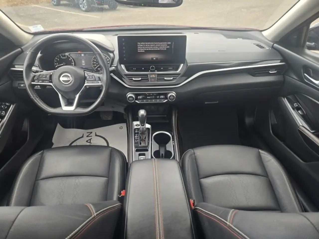 Nissan Altima снимка Nissan Altima
