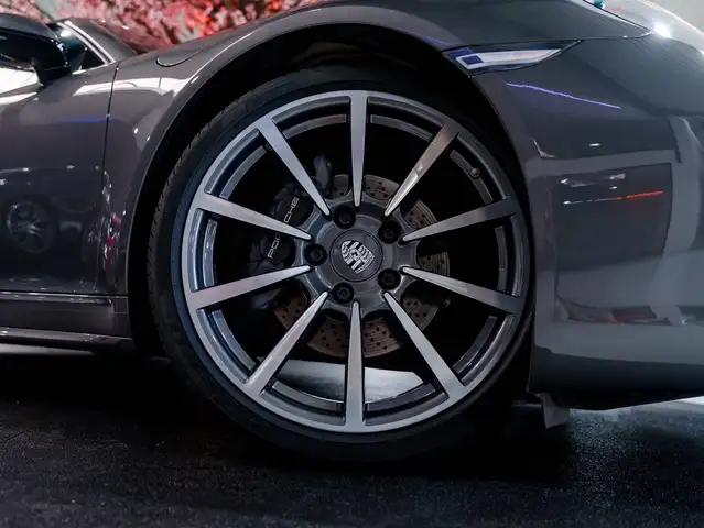 Porsche 911 view 2