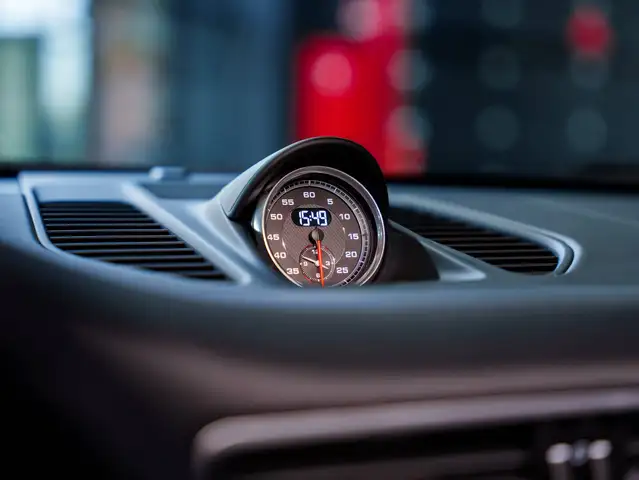 Porsche 911 view 18
