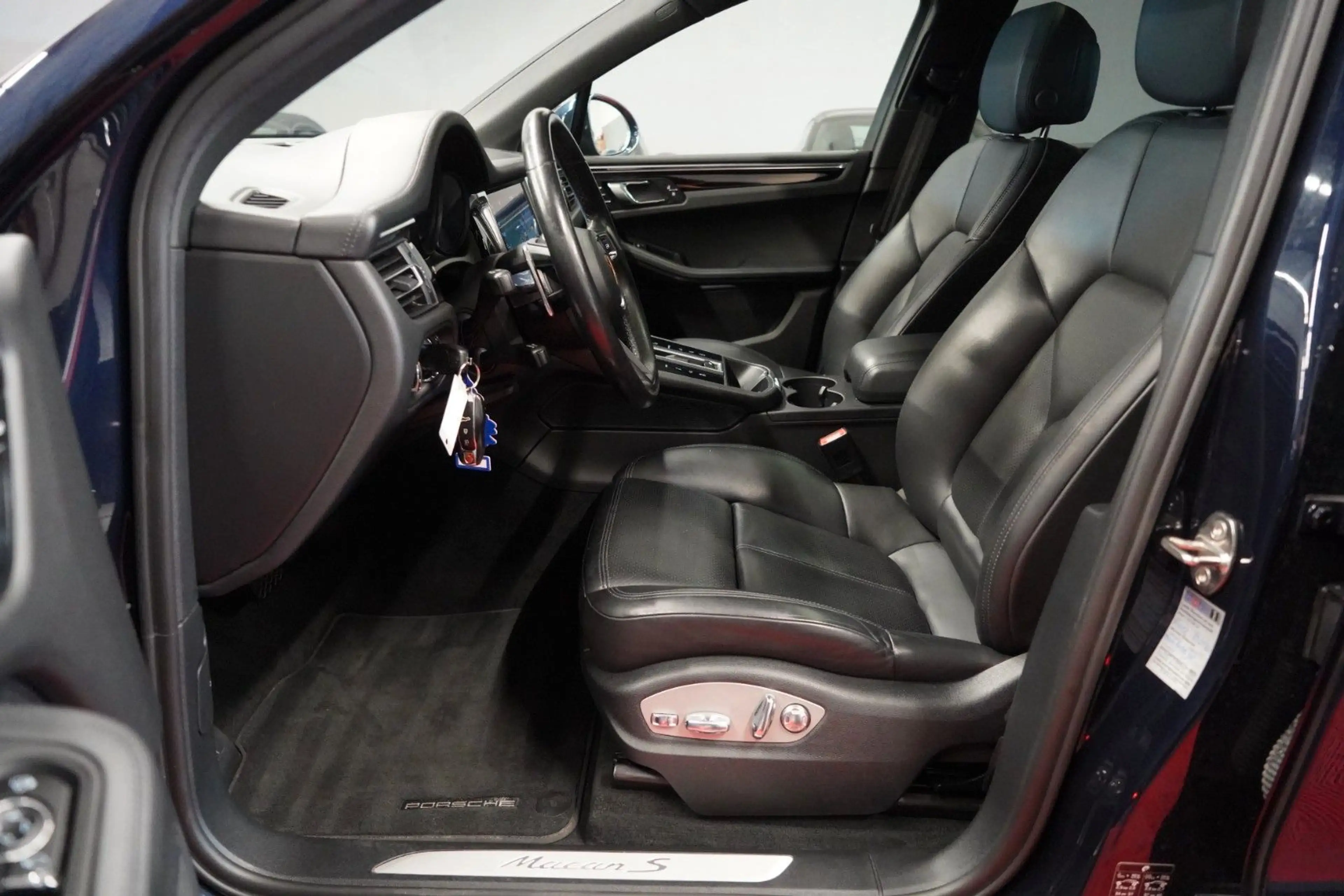 Porsche Macan S 2.9 V6 — photo 14