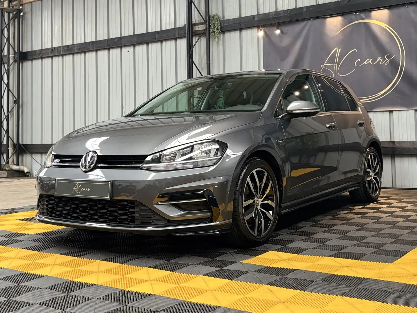 Volkswagen Golf Golf 1.0 TSI / R-line - Garantie 12 mois Gris - 2