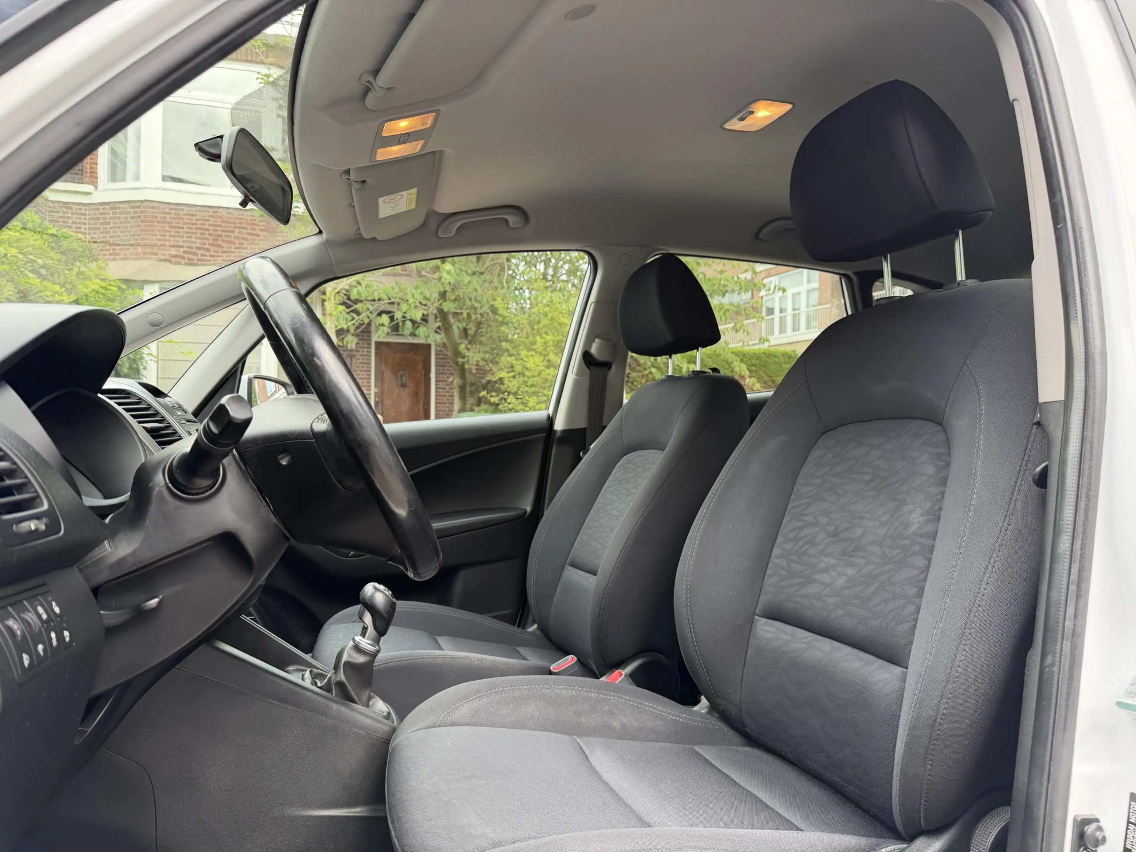 Hyundai iX20 1.4i Premium — photo 9