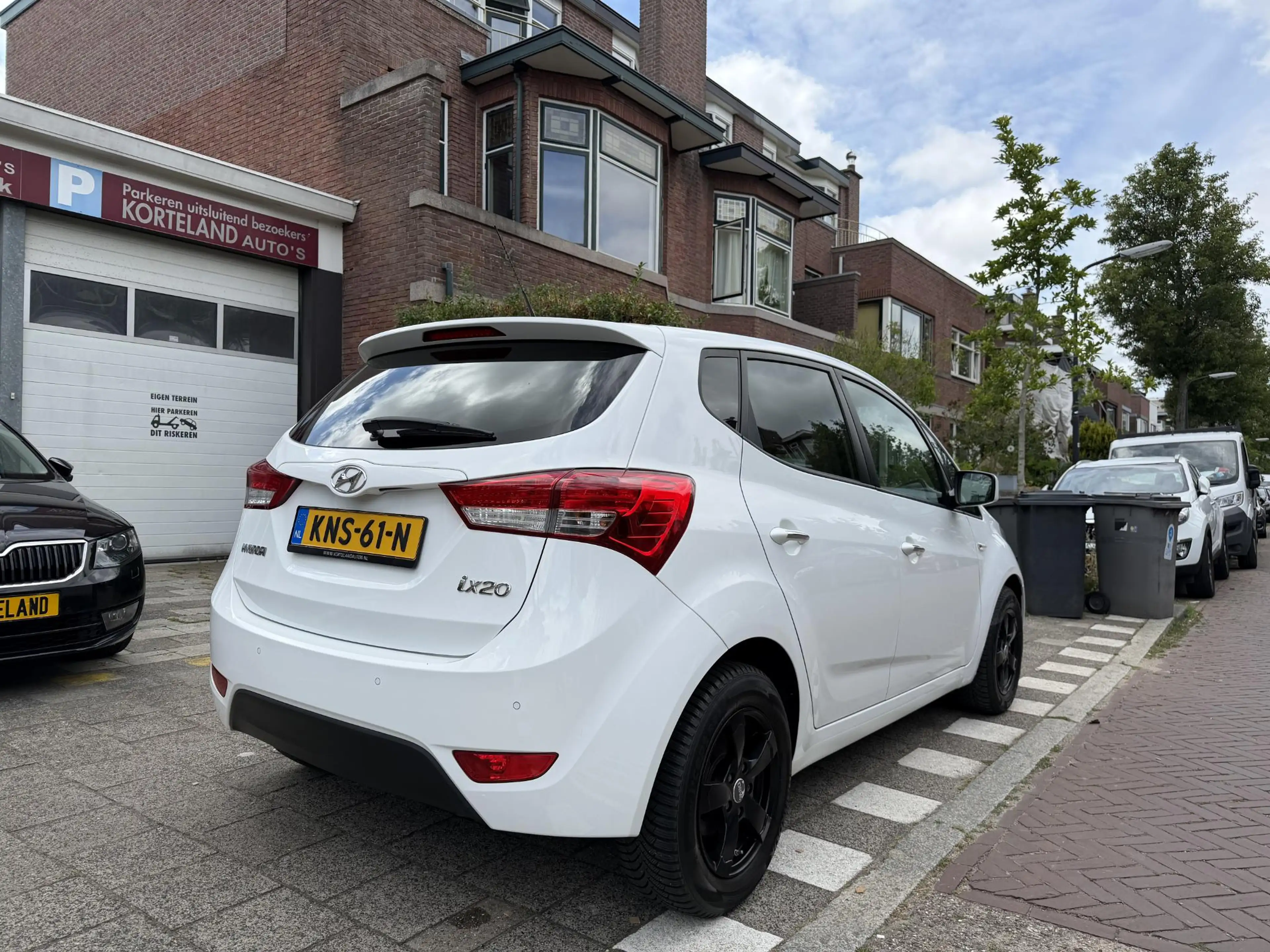 Hyundai iX20 1.4i Premium — photo 3
