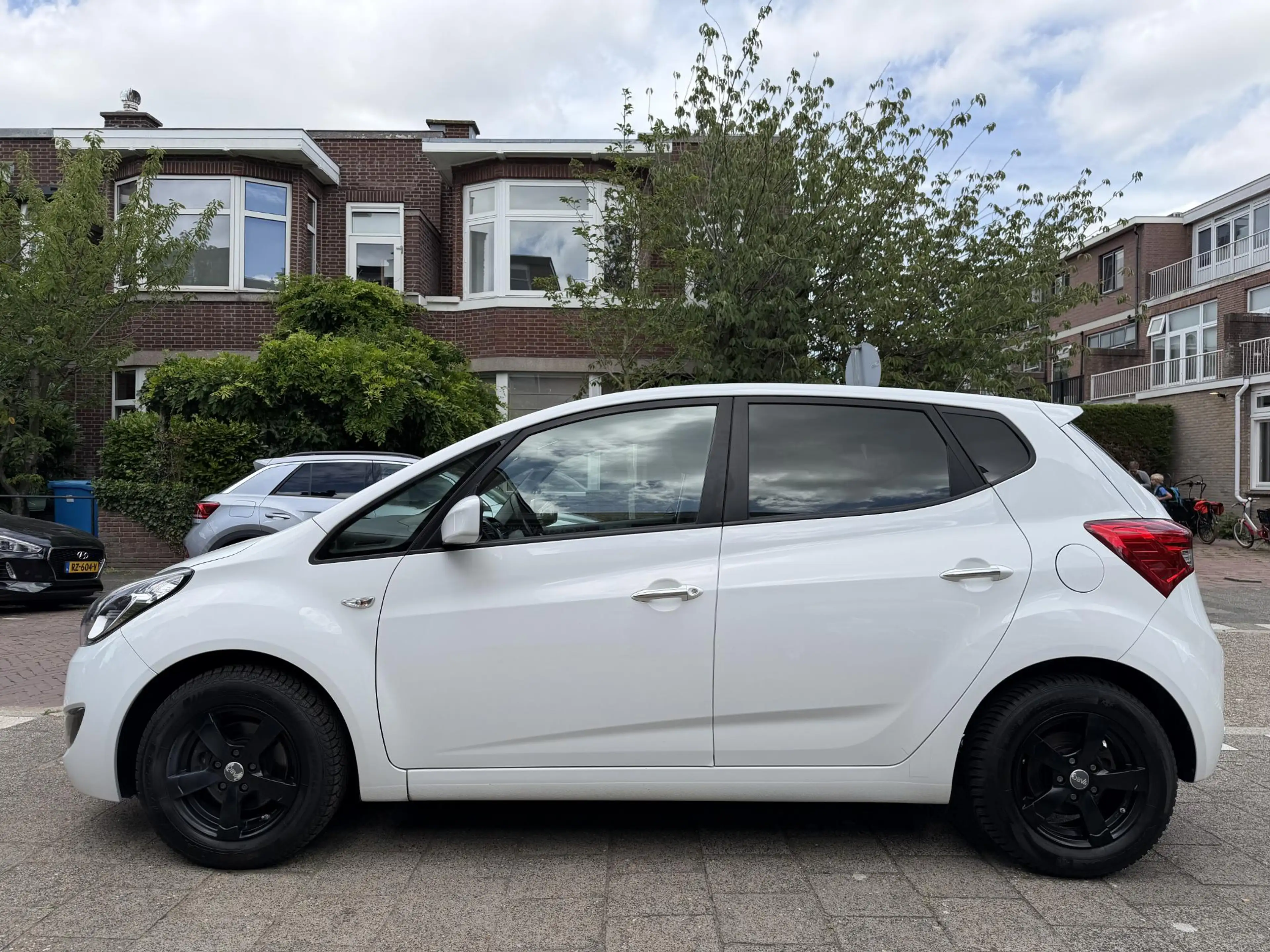 Hyundai iX20 1.4i Premium — photo 6
