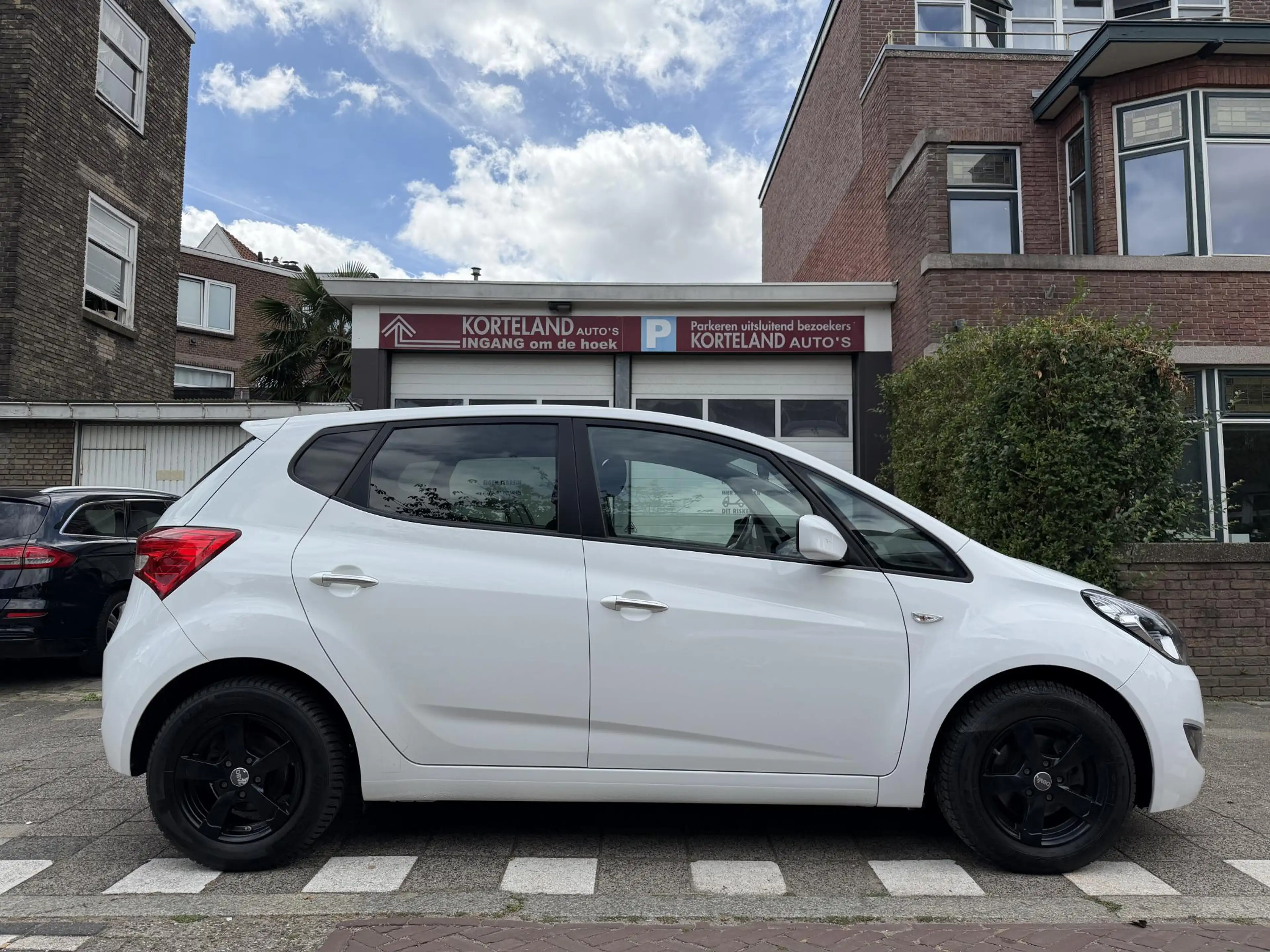 Hyundai iX20 1.4i Premium — photo 2