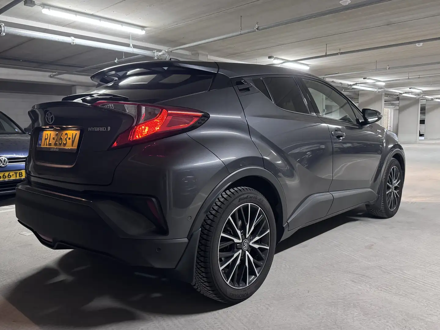 Toyota C-HR Hybrid 1.8 - 1