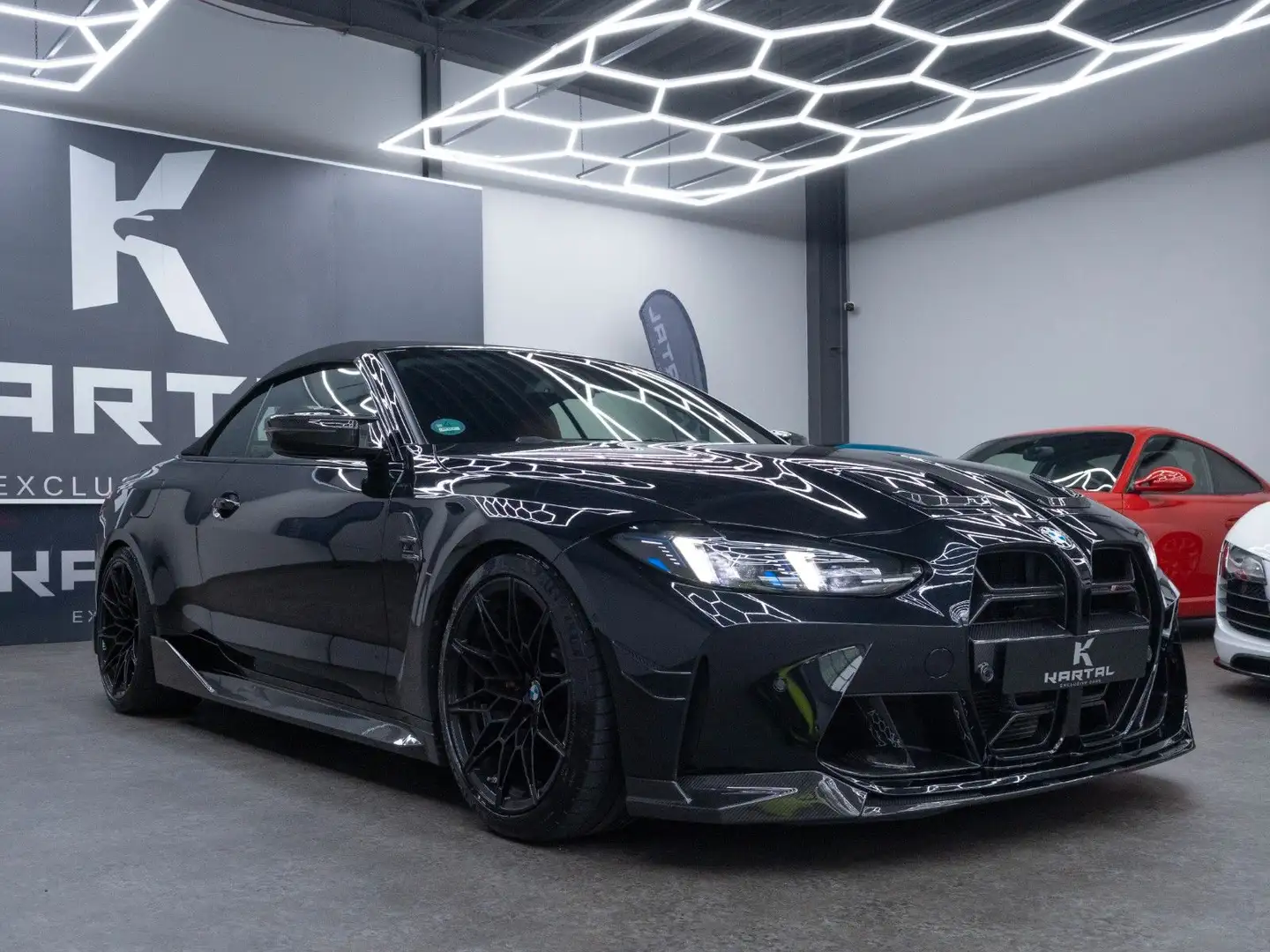 BMW M4 Cabrio G83 MxDrive Competition LCI *Herbst Sale* Black - 1
