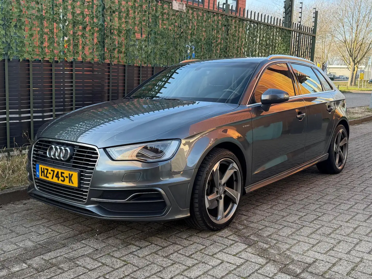 Audi A3 Sportback 1.4 e-tron PHEV Ambition Pro Line plus Gris - 1