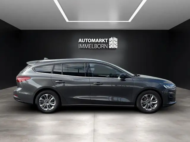 Ford Focus view 7