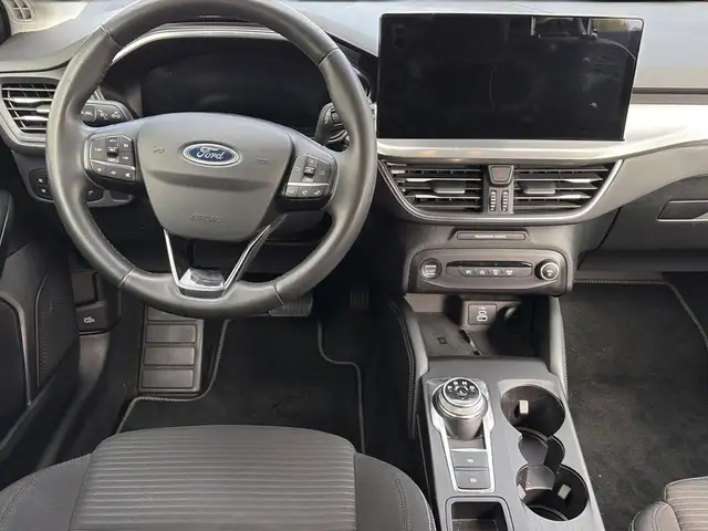 Ford Focus view 15