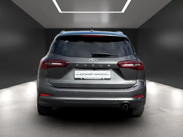 Ford Focus view 9