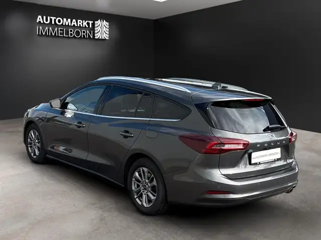 Ford Focus view 5