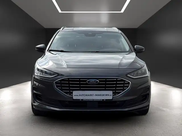 Ford Focus view 8