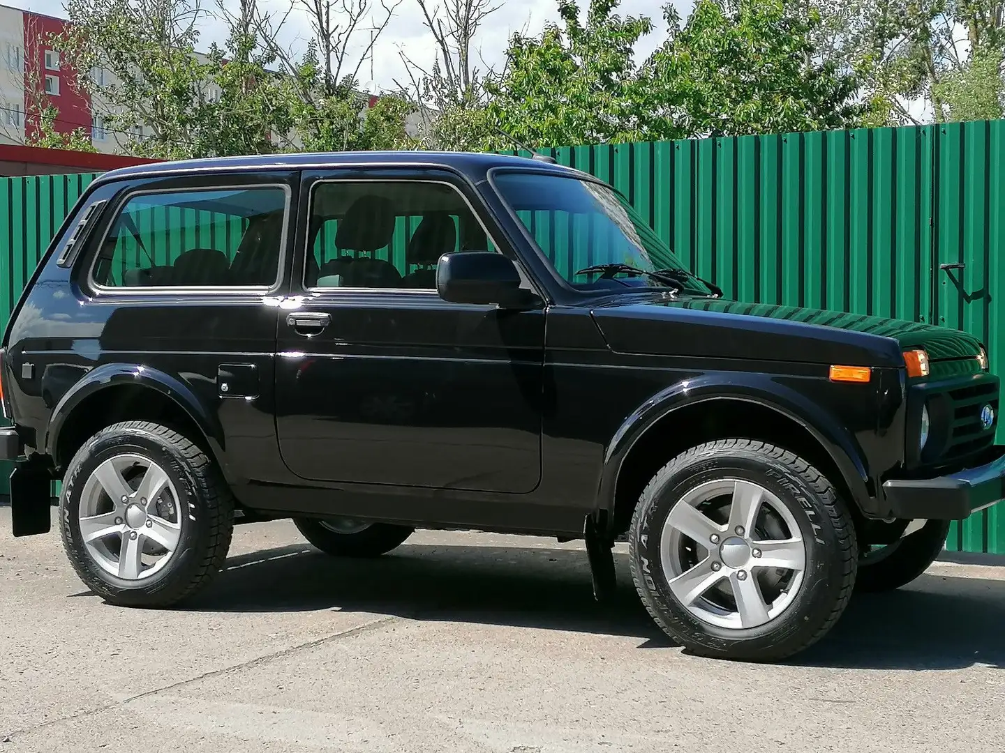 Lada Niva LEGEND "PREMIUM PLUS"! KLIMA! SITZHEIZ.! Schwarz - 1