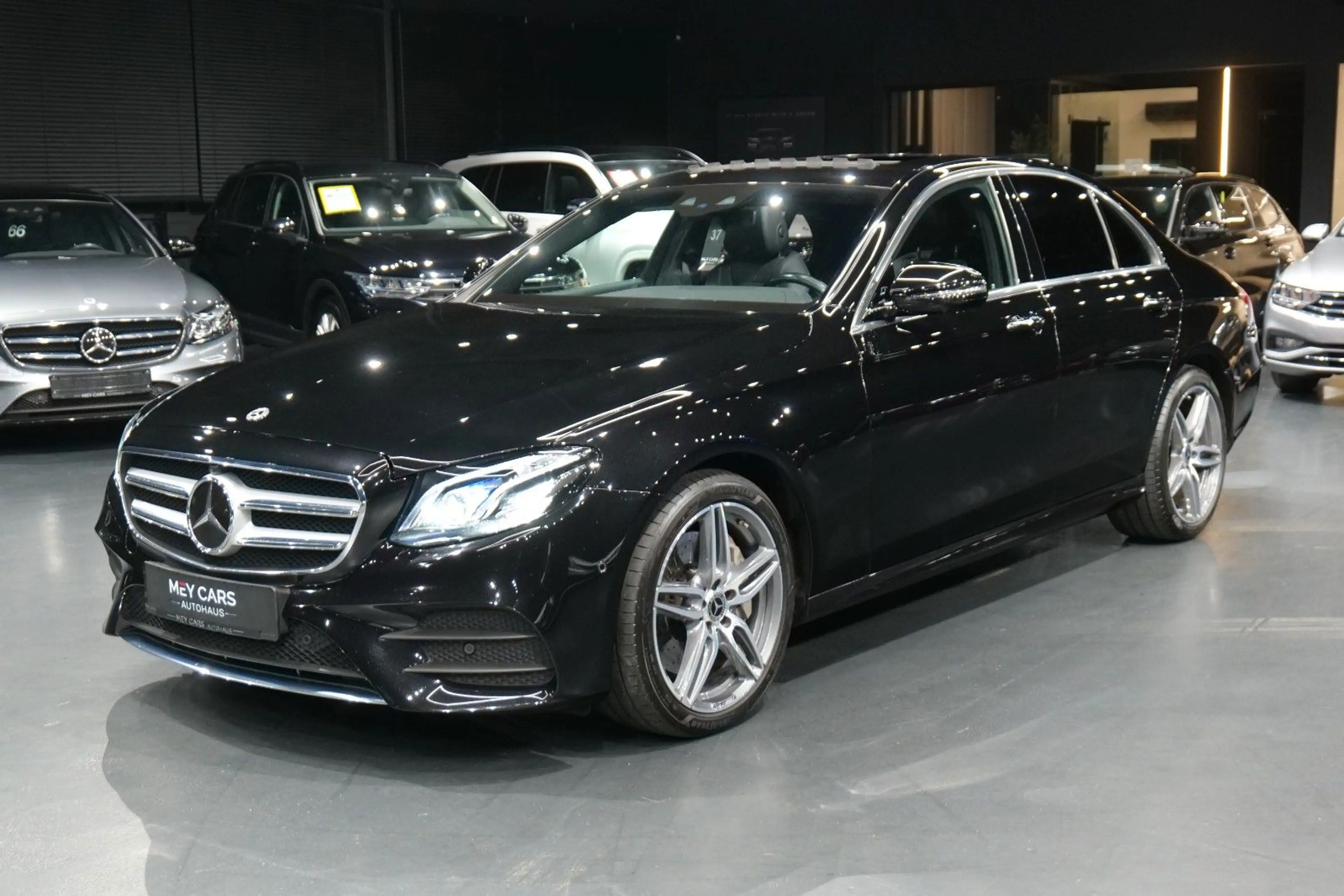 Mercedes-Benz E 400 d 4Matic *AMG*Widescreen*Schiebedach*Air* — photo 4