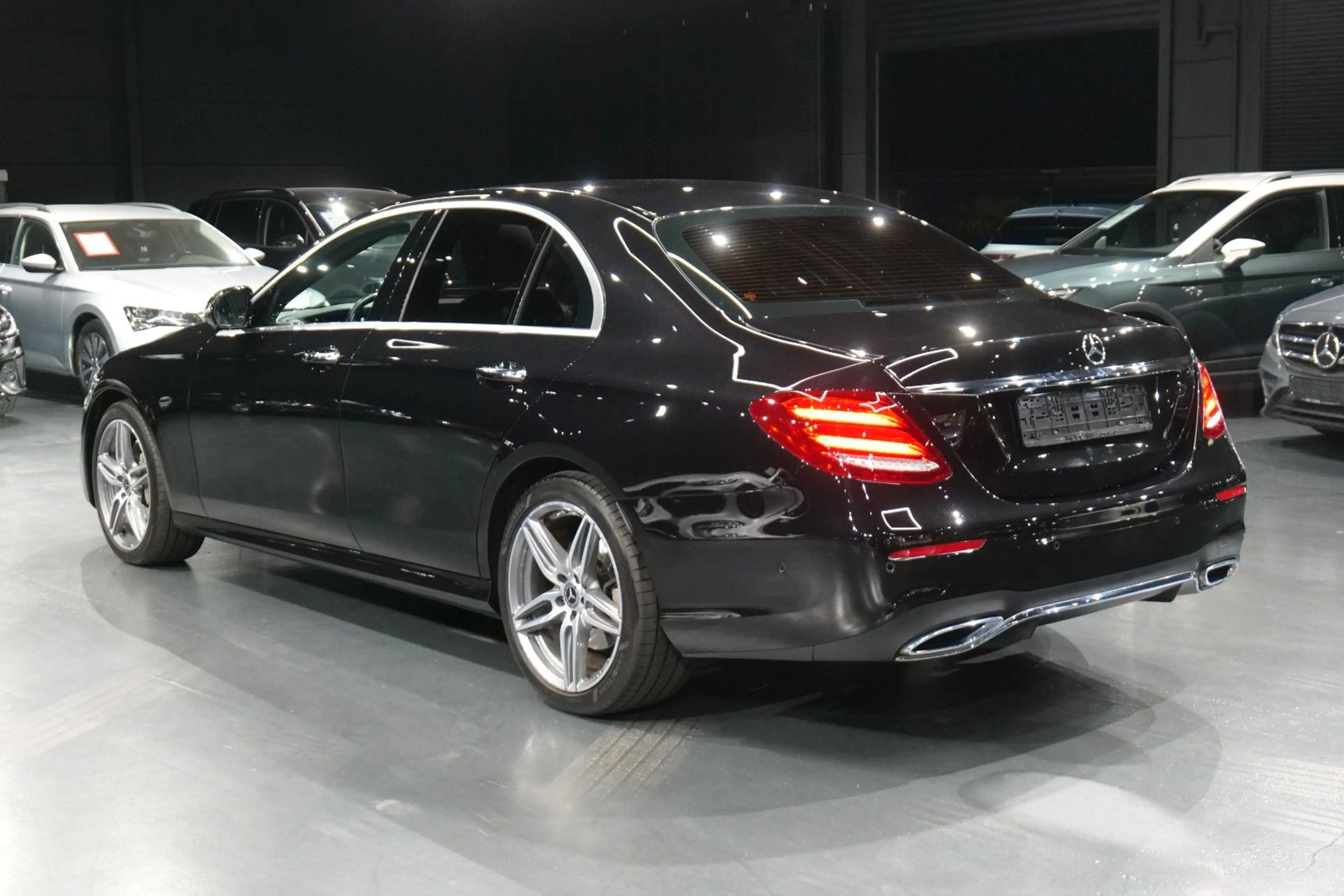 Mercedes-Benz E 400 d 4Matic *AMG*Widescreen*Schiebedach*Air* — photo 5