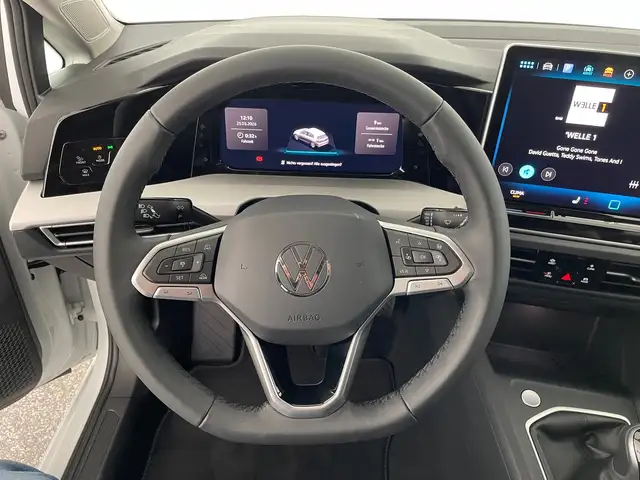 Volkswagen Golf view 13