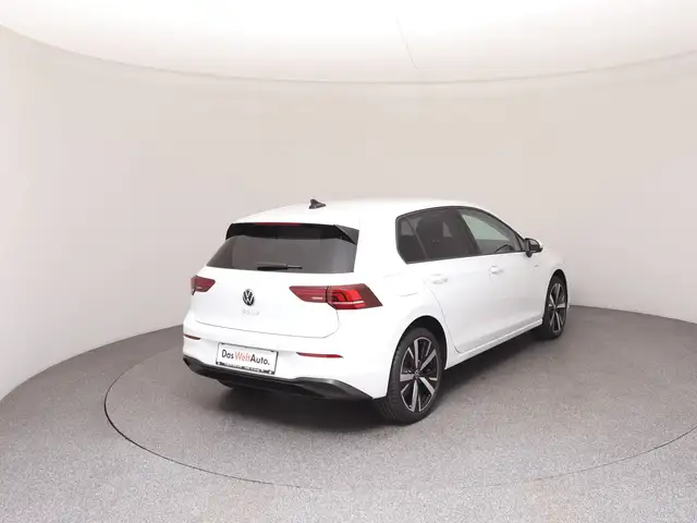 Volkswagen Golf view 4
