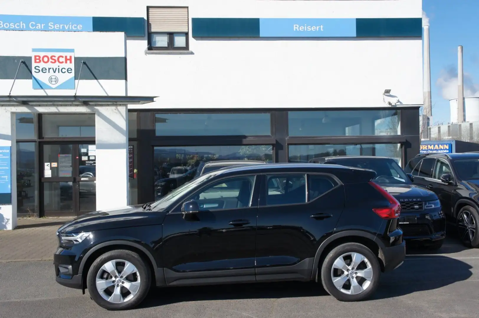 Volvo XC40 Momentum Pro AWD*AHK*KAM*LEDER*LED*NAV*WIPA Schwarz - 2
