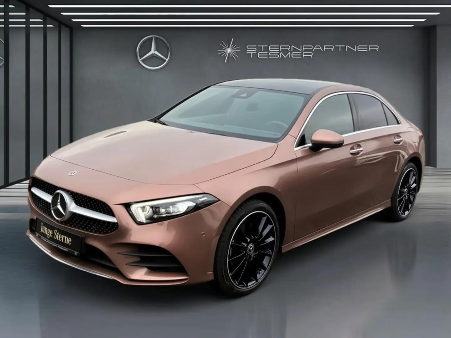 Mercedes-Benz A 250 e AMG Pano 360°AHK Multi-B MBUX Komfort-Fa Gold - 2