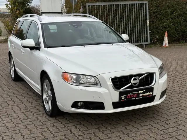 Volvo V70 Kombi 2.0T Benzin+Gas R LINE