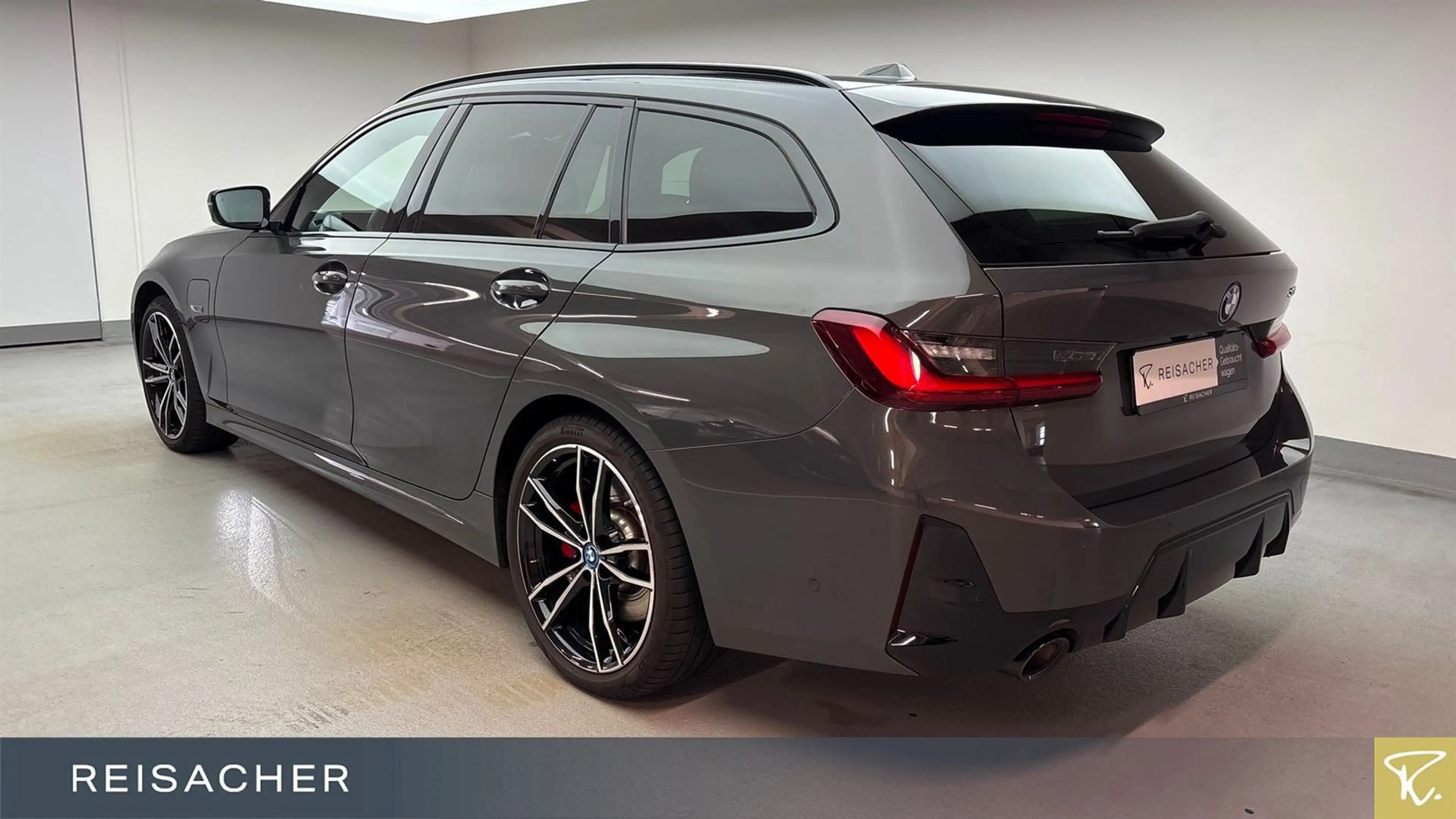 BMW 330 e A Tou M-Sport PRO,M-Sport,Pano,AHK,DAProf,A — photo 2