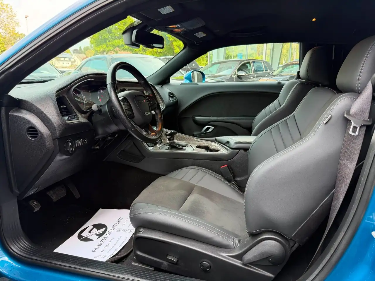 Dodge Challenger 2023 — фото 10