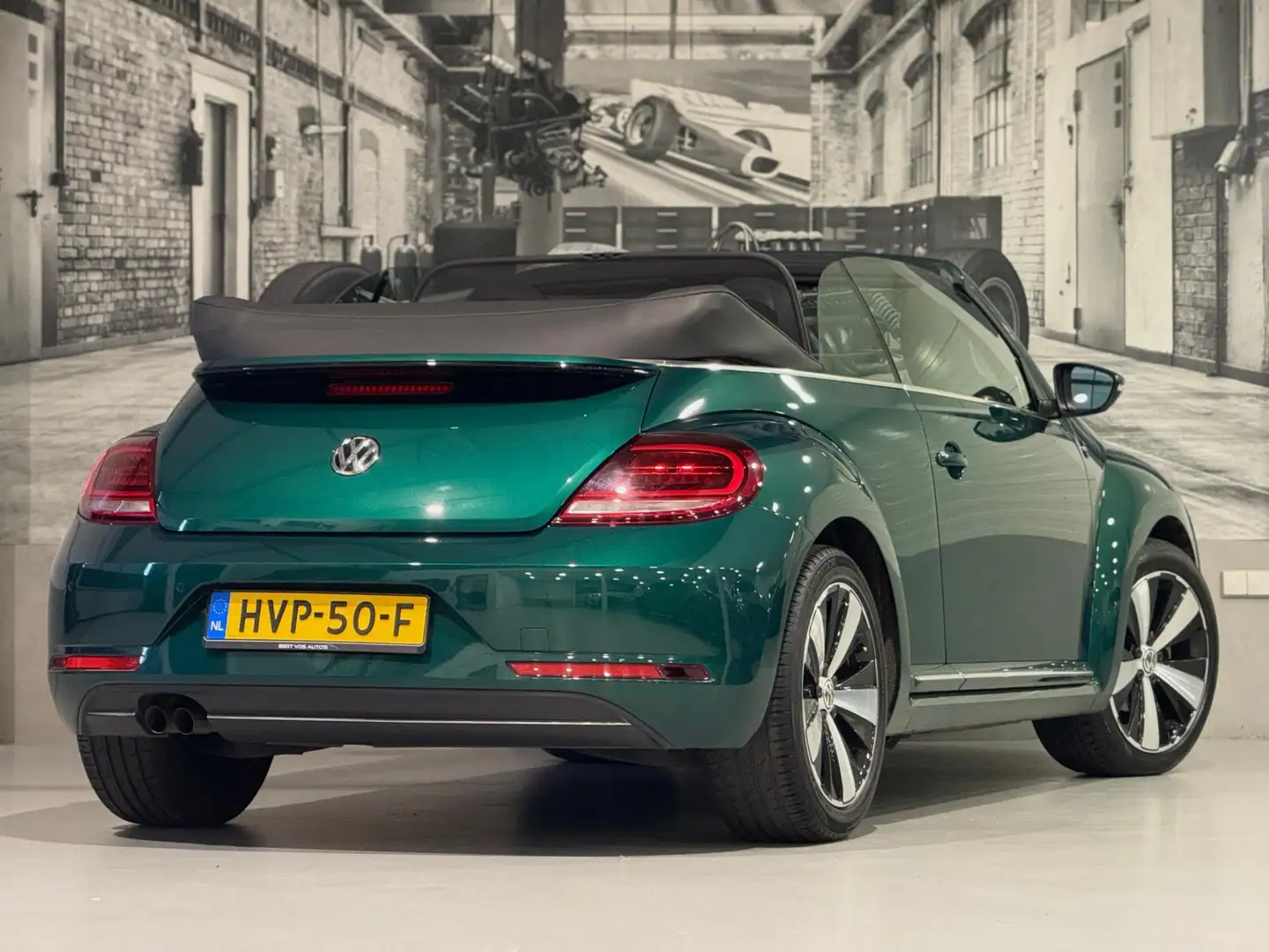 Volkswagen Beetle Cabriolet 1.4 TSI Exclusive *1e Eigenaar* Verde - 2