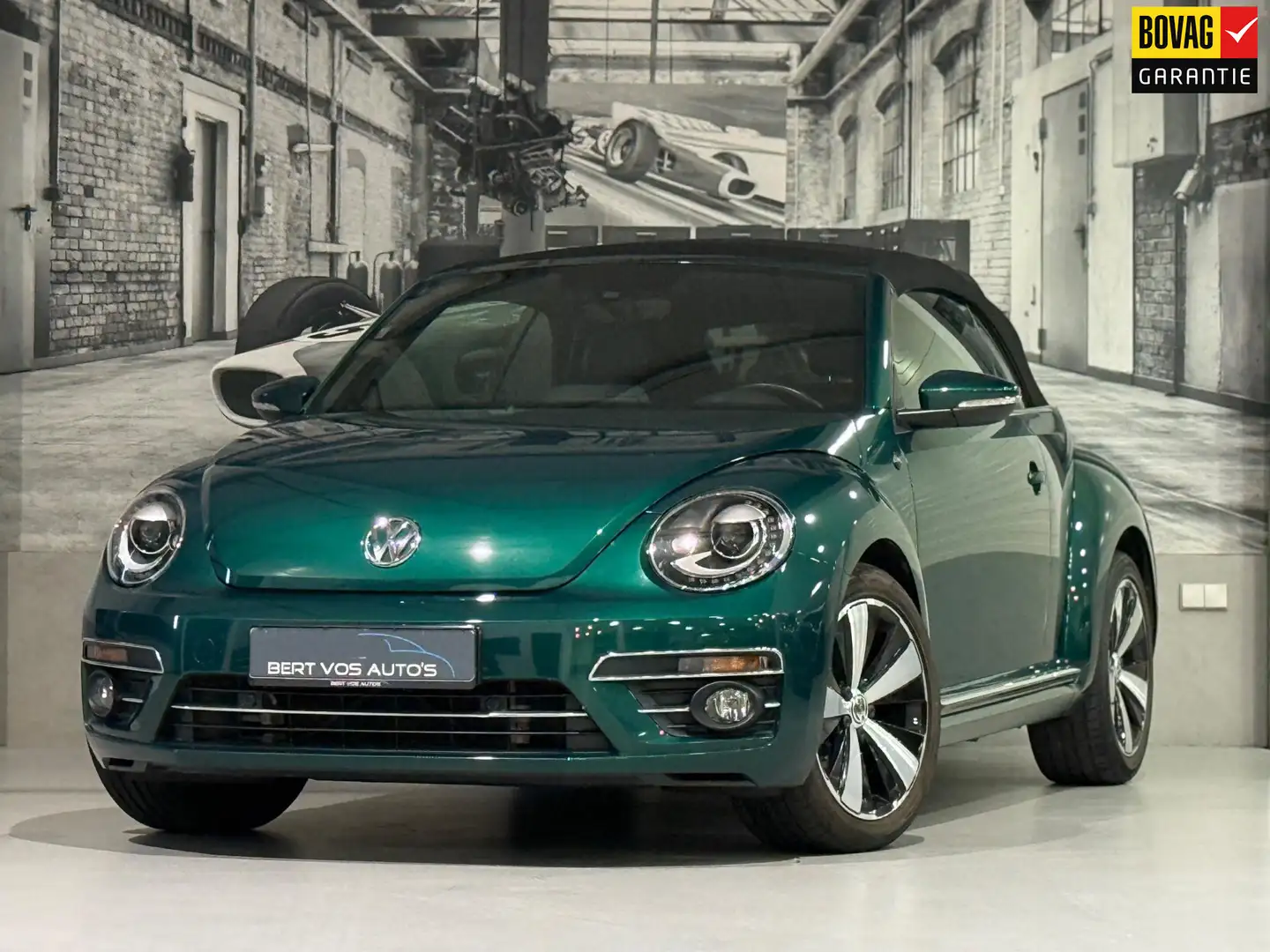 Volkswagen Beetle Cabriolet 1.4 TSI Exclusive Series Groen - 1