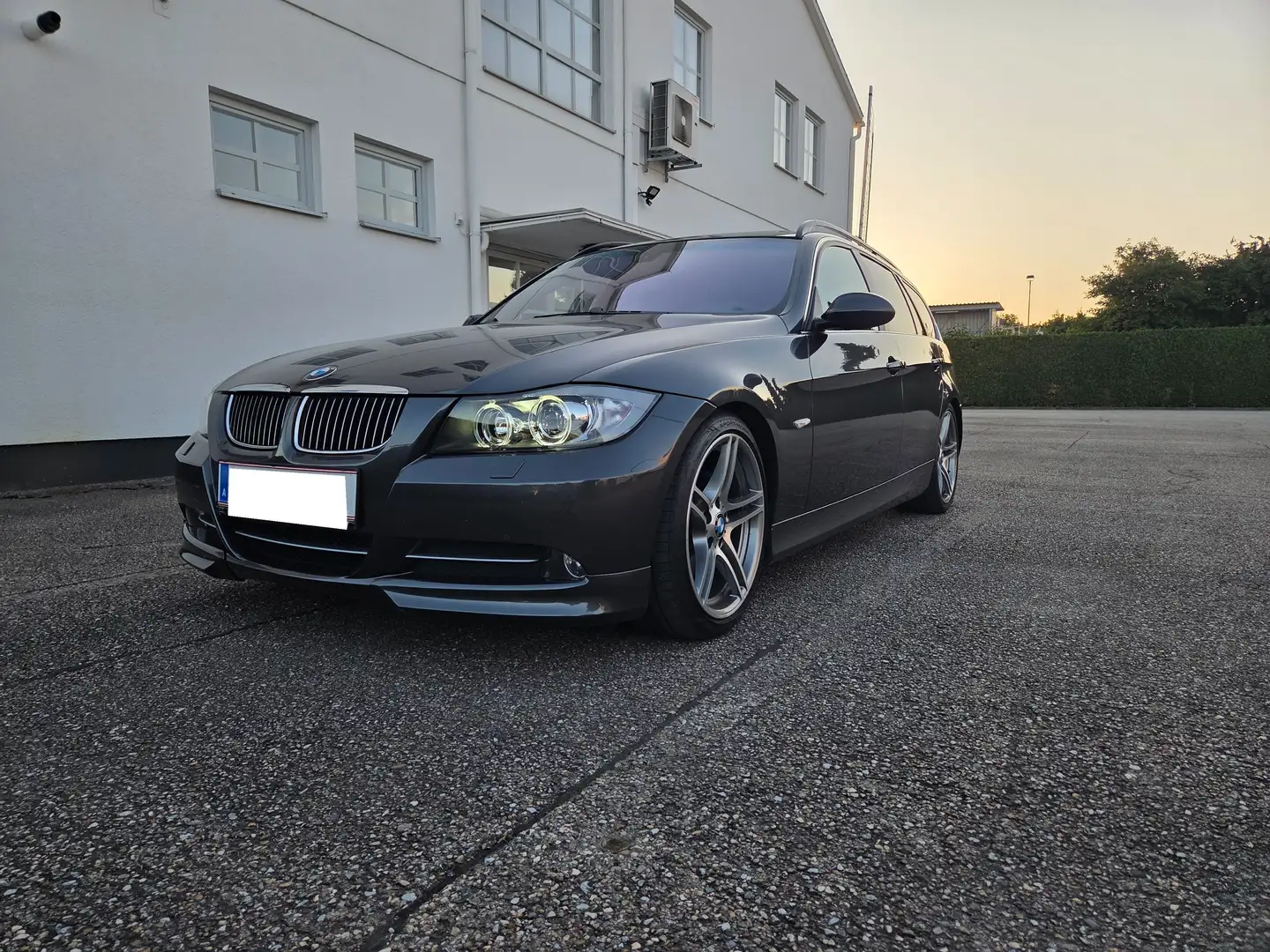 BMW 325 325xi Touring Österreich-Paket Grau - 2
