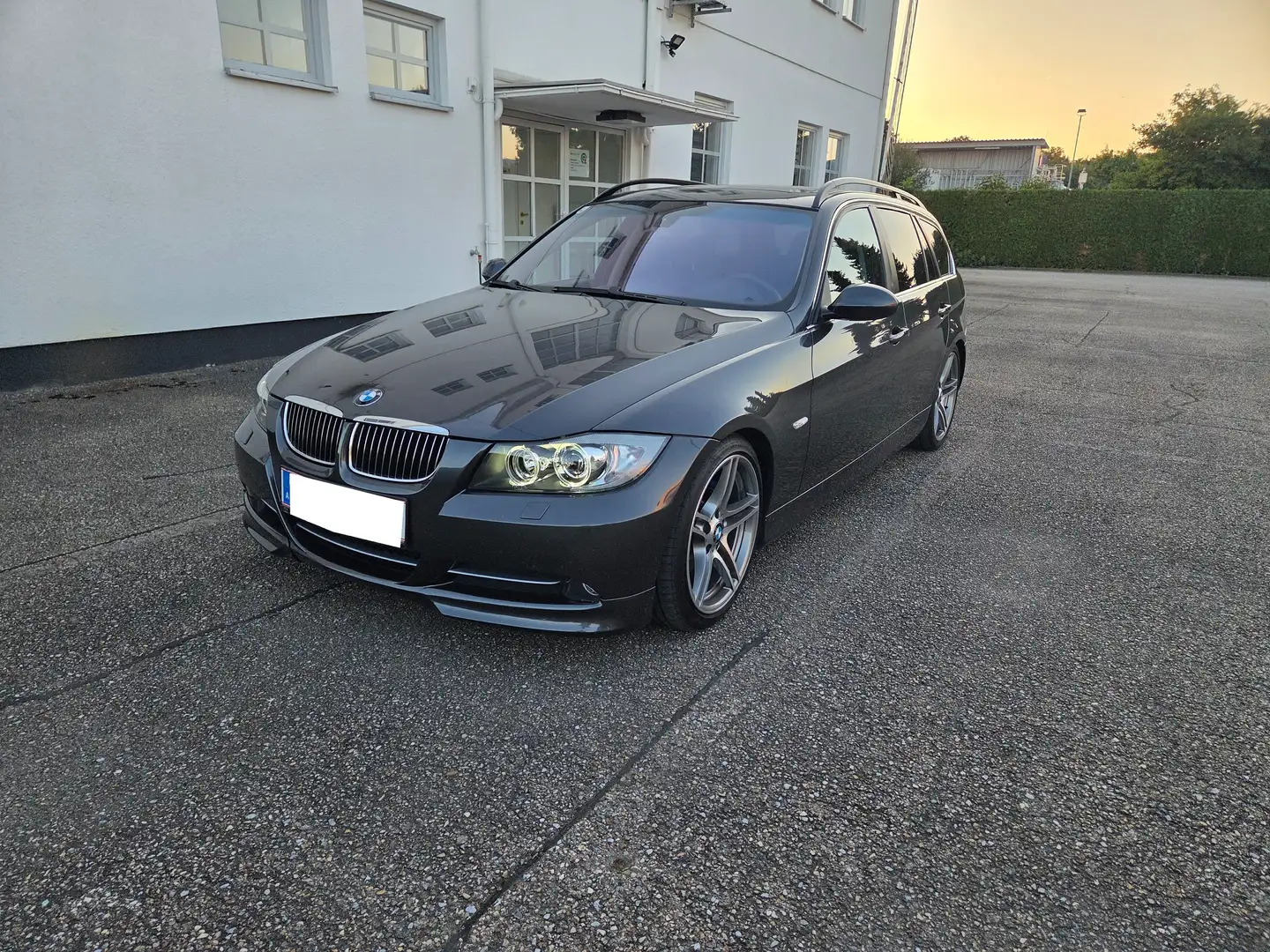BMW 325 325xi Touring Österreich-Paket Grau - 1